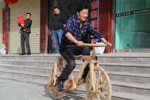 區際公交擬降價至0.1元/公里 司乘聯手施救 昏厥乘客轉危為安