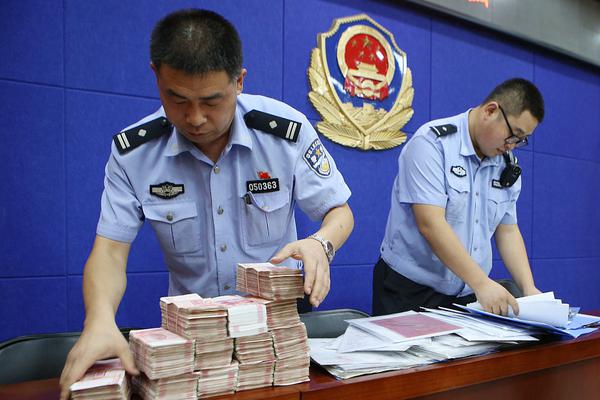 國內(nèi)首臺(tái)600MW亞臨界濕冷機(jī)組升參數(shù)改造成功